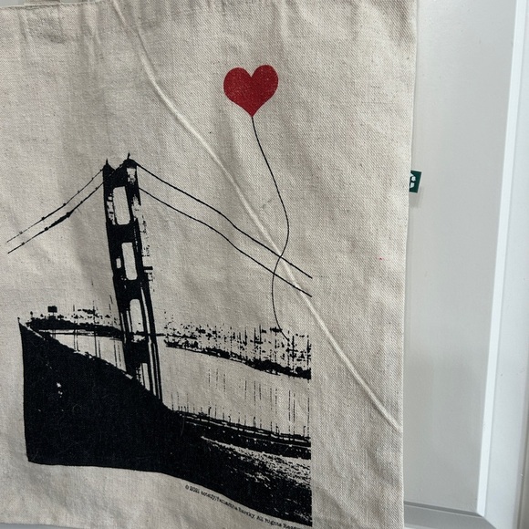 Like new recylced Canvas Tote Bag. San Francisco bridge heart balloon. - Picture 2 of 7